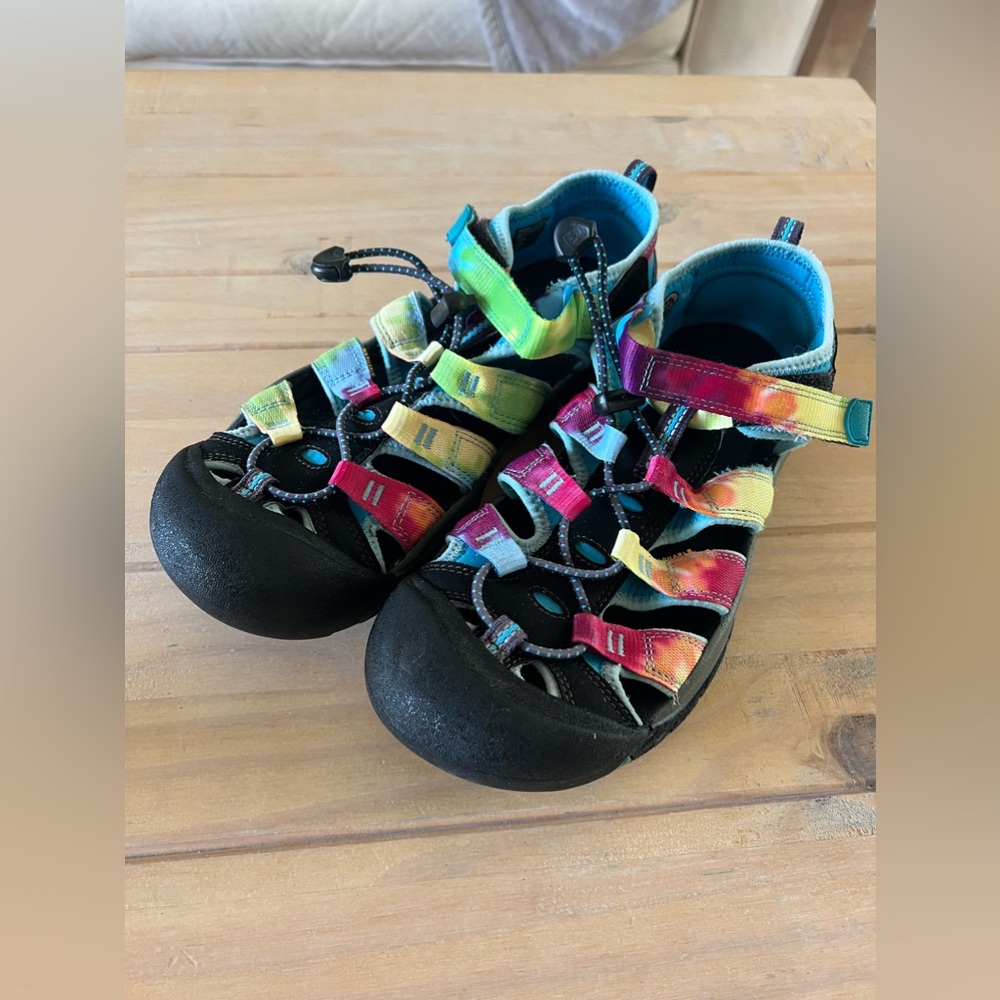 Keens women’s Newport h2 size 7 tie dye